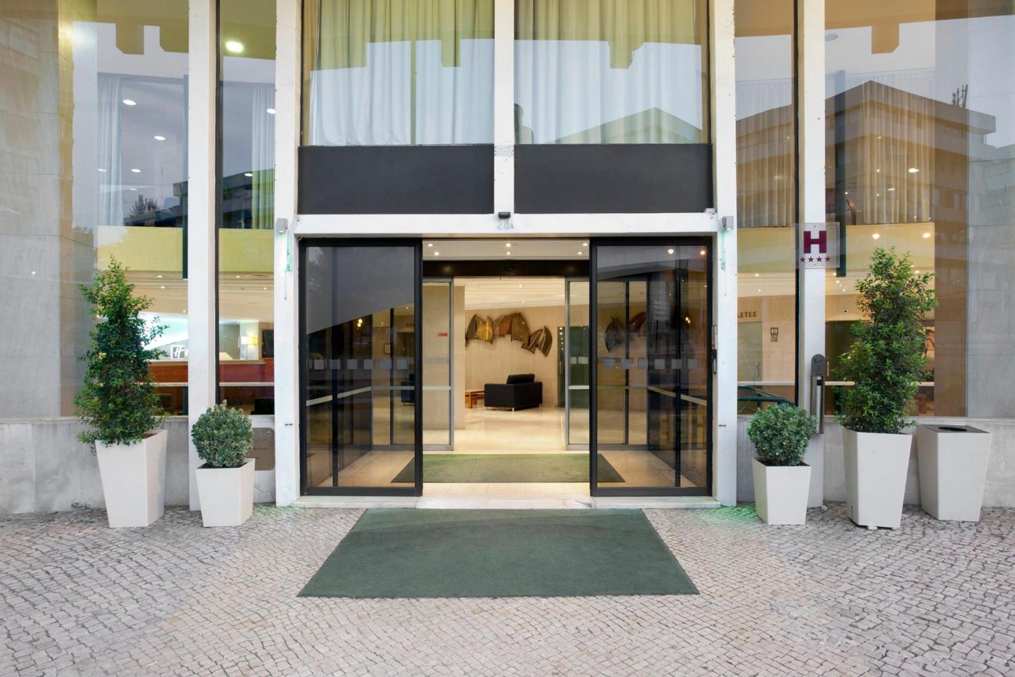 Holiday Inn Lisbon, An Ihg Hotel Экстерьер фото